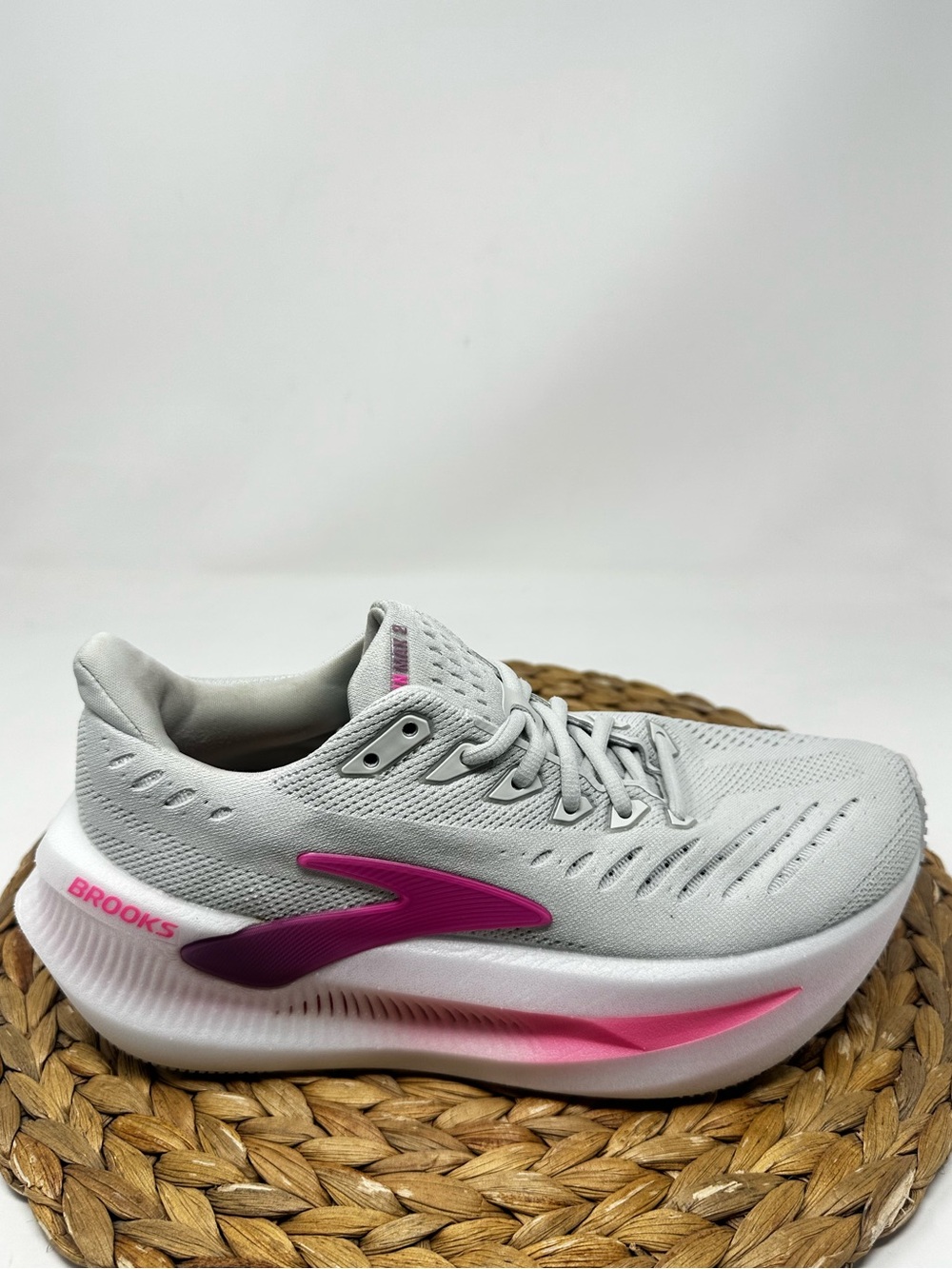 BROOKS Glycerin Max 2 Running Shoes Oyster Argyle Cyber Pink Size 7.5 Women's